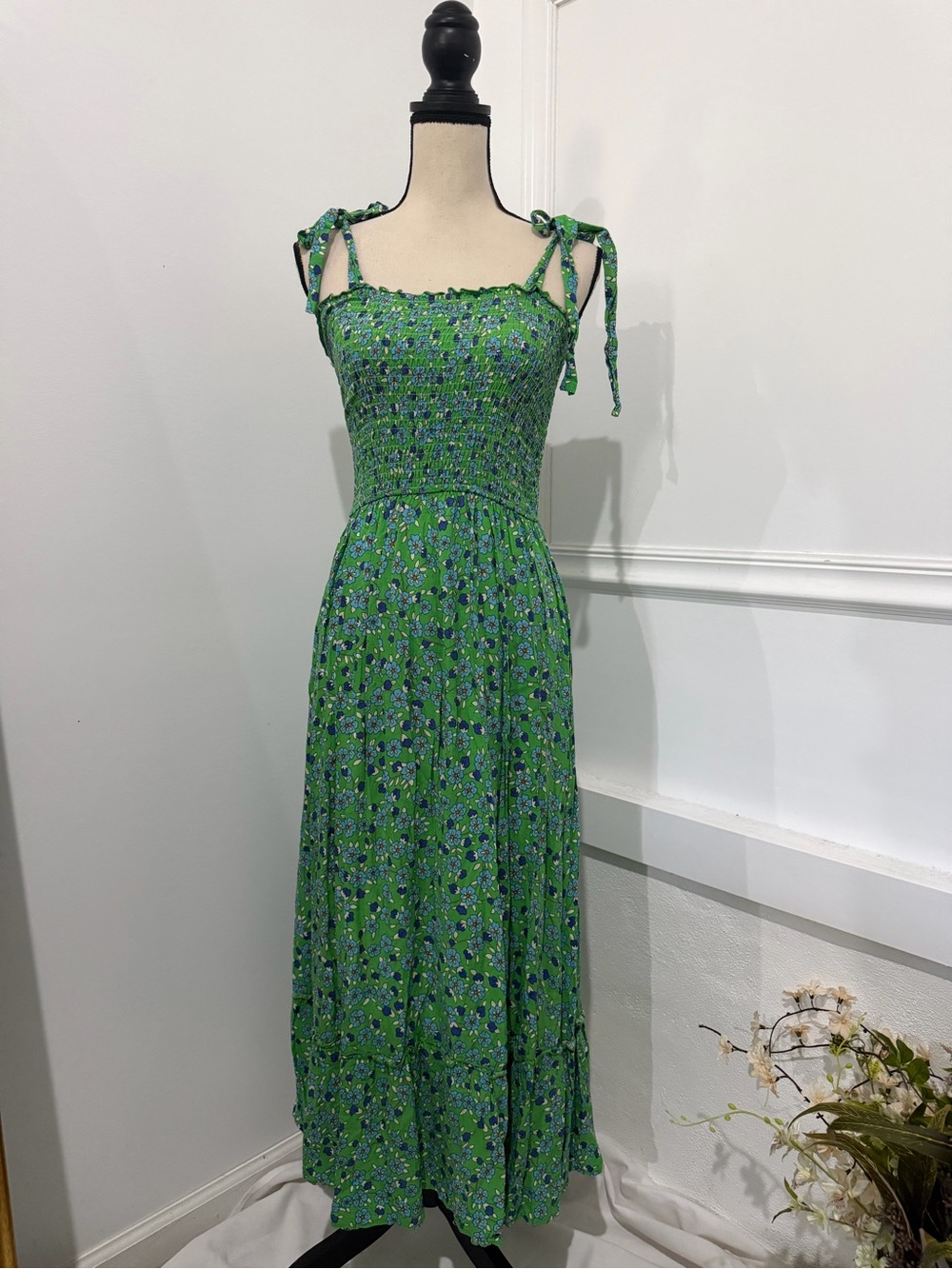 Green Floral Tie-Shoulder Smocked Maxi Dress